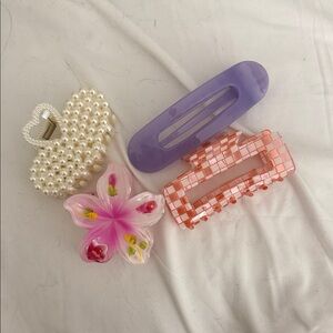 Claw clip bundle (urban outfitters)
